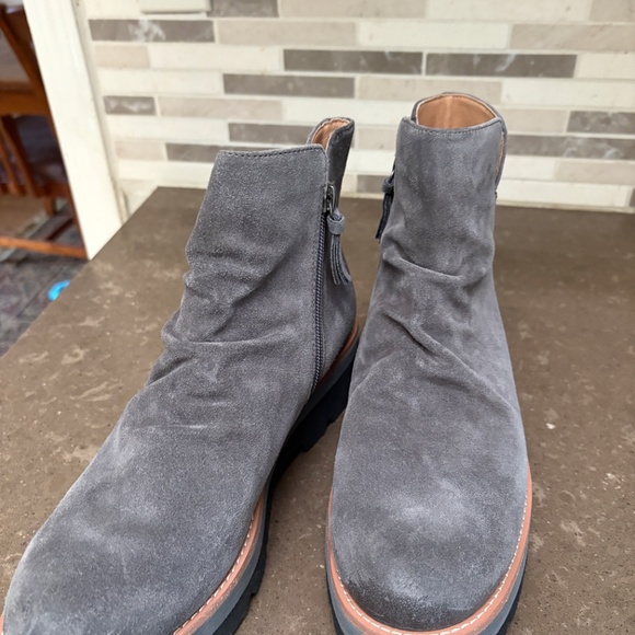 New Sofft Pecola Waterproof Slouch Suede Lug Sole Ankle Boots Booties 8.5 - Picture 2 of 4